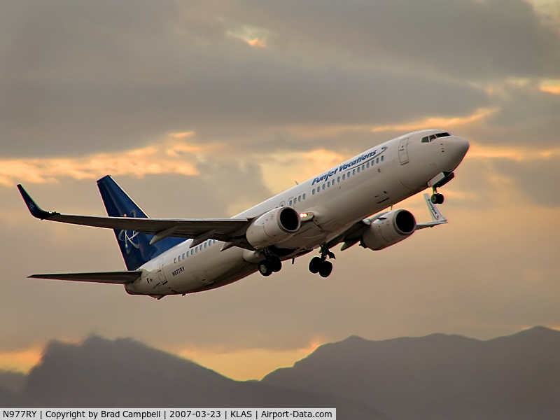 N977RY, 2004 Boeing 737-86N C/N 32740, Funjet / 2004 Boeing 737-86N