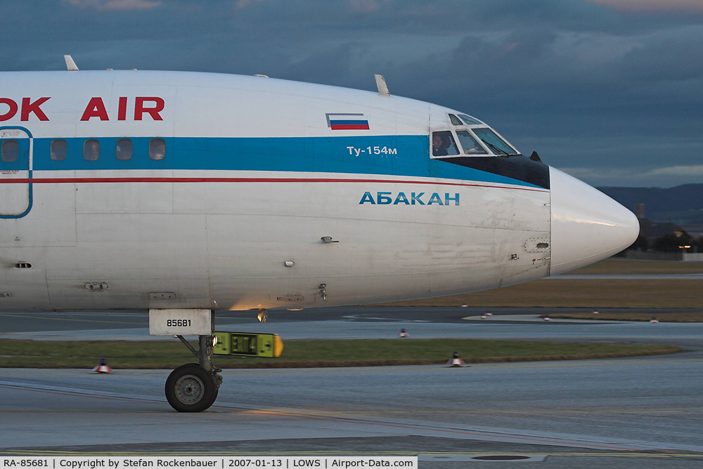 RA-85681, 1990 Tupolev Tu-154M C/N 90A848, Early morning departure.
