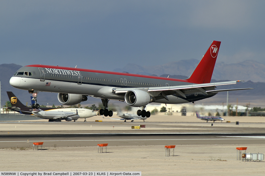 N589NW, 2003 Boeing 757-351 C/N 32989, Northwest Airlines / 2003 Boeing 757-351