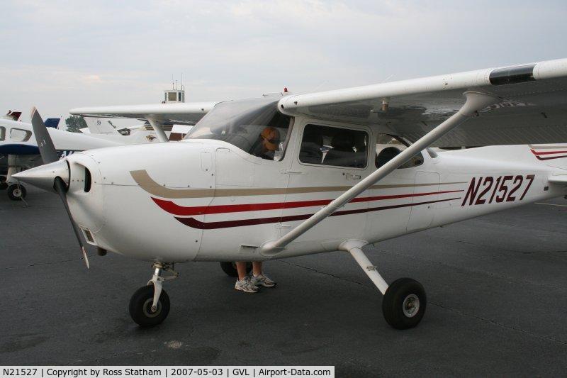 N21527, 2003 Cessna 172S C/N 172S9449, Cessna Skyhawk N21527