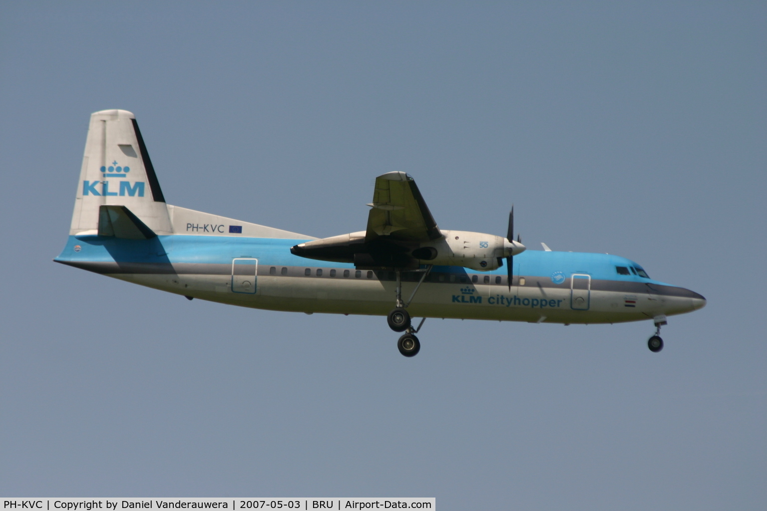 PH-KVC, 1990 Fokker 50 C/N 20191, flight KL1725 is descending to rwy 02