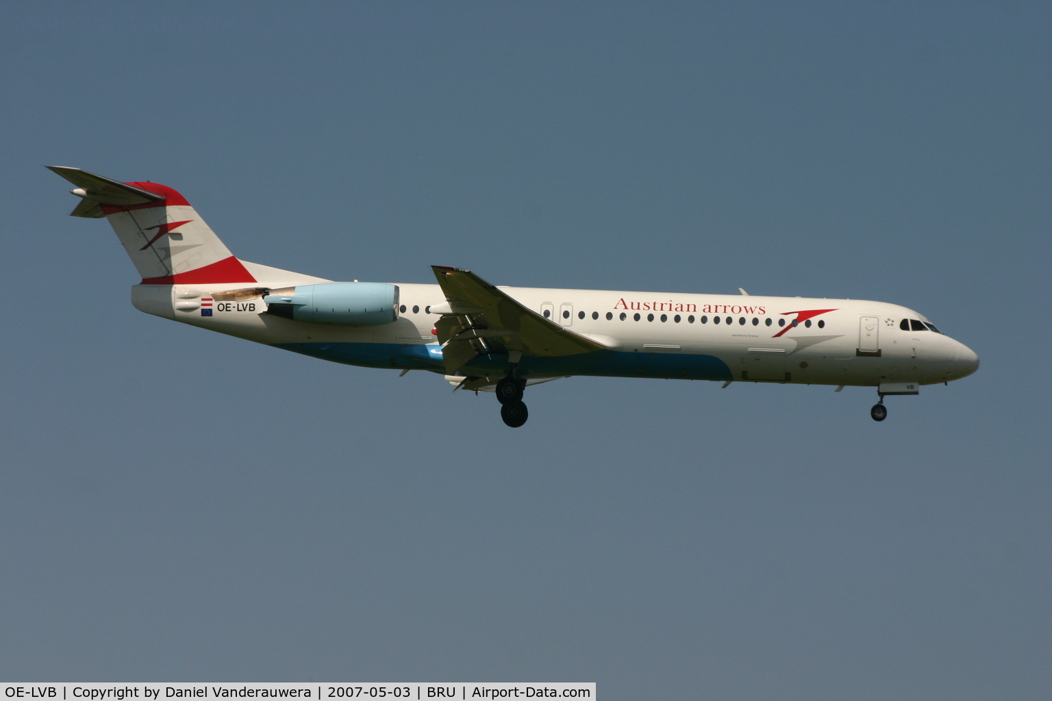 OE-LVB, 1994 Fokker 100 (F-28-0100) C/N 11502, flight OS367 is descending to rwy 02