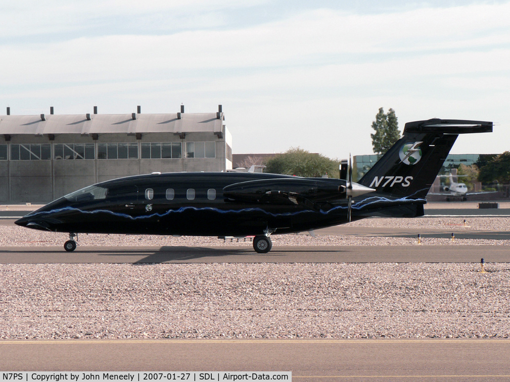 N7PS, 1988 Canadair Challenger 601-3A (CL-600-2B16) C/N 5027, Probably THE coolest color-scheme on an Avanti!