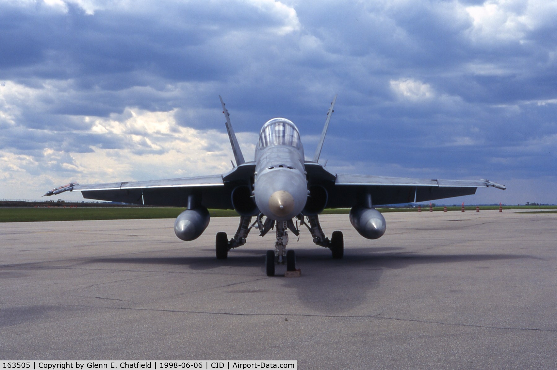 163505, 1988 McDonnell Douglas F/A-18C Hornet C/N 0749, F/A-18C stopping in for a visit