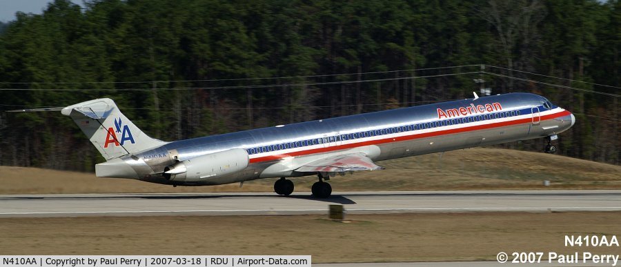 N410AA, 1986 McDonnell Douglas MD-82 (DC-9-82) C/N 49321, And departing on 5L