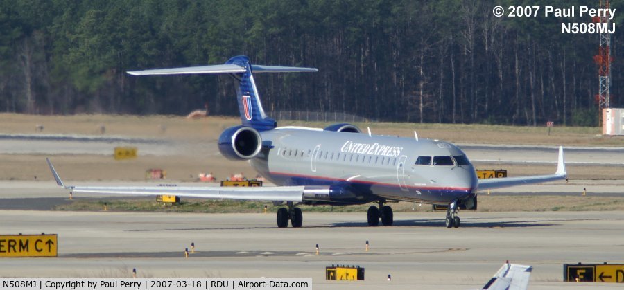 N508MJ, 2003 Bombardier CRJ-700 (CL-600-2C10) Regional Jet C/N 10087, Here comes another cross-airport bird