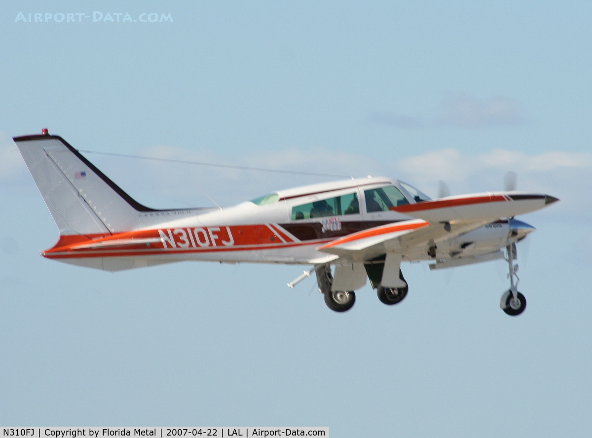 N310FJ, 1972 Cessna T310Q C/N 310Q0542, T310