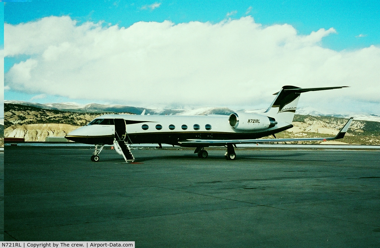N721RL, 1999 Gulfstream Aerospace G-IV C/N 1394, Sitting in Eagle Colorado