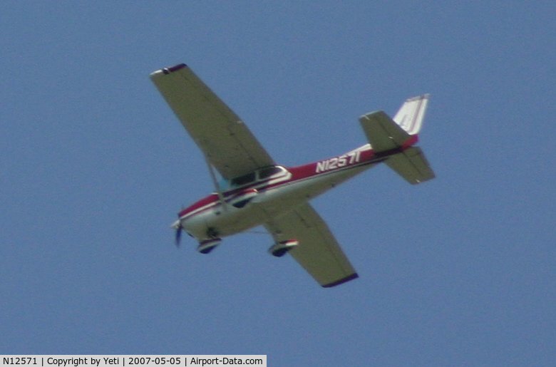 N12571, 1973 Cessna 172M C/N 17262082, Over Shamona Creek Park, Uwchlan Township, PA.