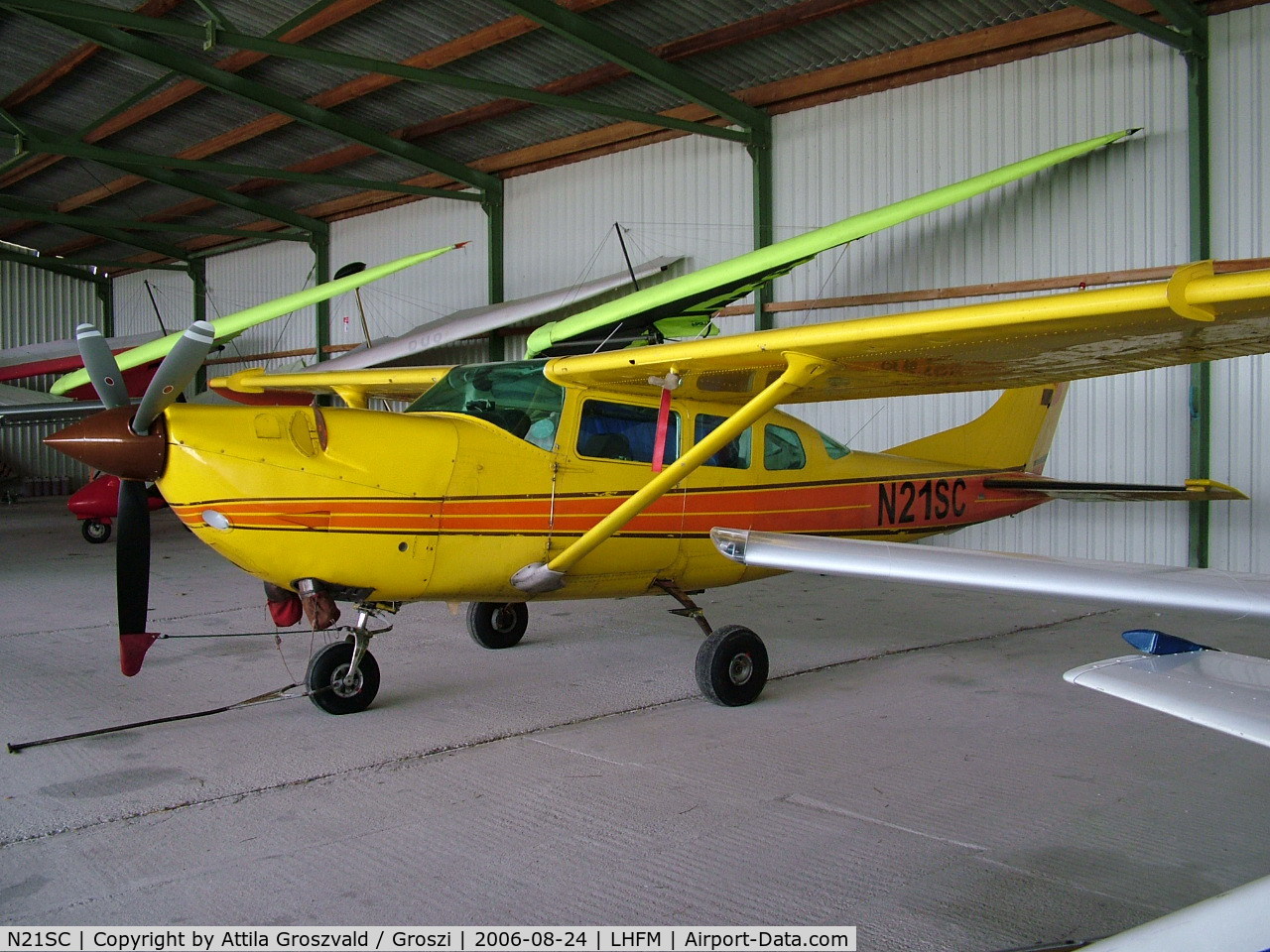 N21SC, 1979 Cessna U206G Stationair C/N U20605278, Fert?szentmiklós airport / Hungary LHFM
