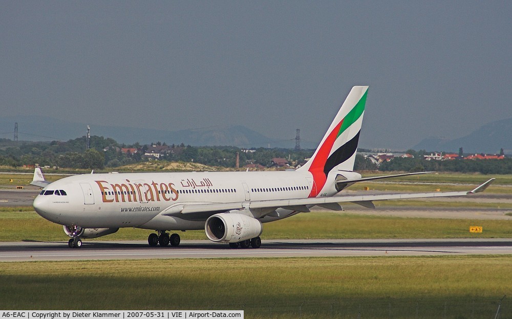 A6-EAC, 2000 Airbus A330-243 C/N 372, Emirates A330-243 rotation to RWY 29