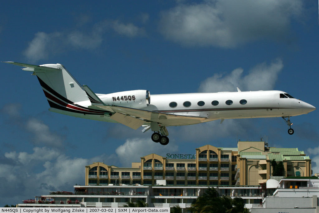 N445QS, 2006 Gulfstream Aerospace GIV-X (G450) C/N 4037, visitor