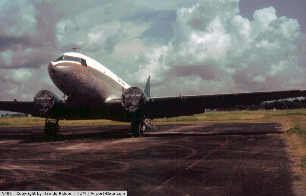 N496, 1938 Douglas DC-3A C/N 2270, WFU at Houma, Louisiana, August 1993