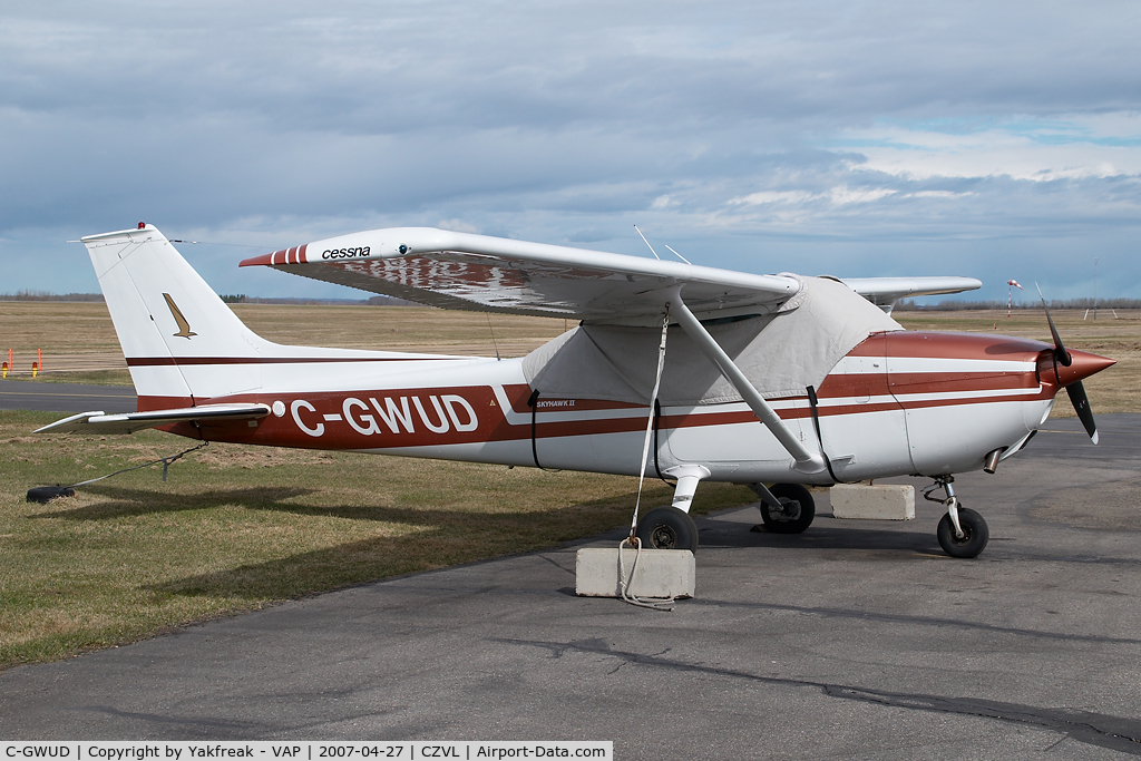 C-GWUD, 1975 Cessna 172M C/N 17265381, Cessna 172