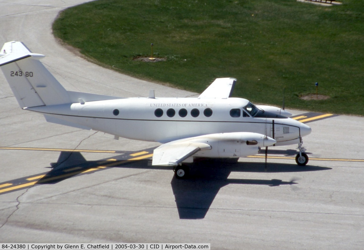 84-24380, 1984 Beech C-12D Huron C/N BP-51, C-12D taxiing past the control tower back to the hangar