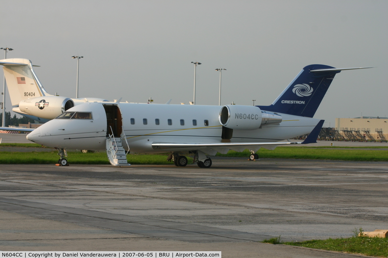 N604CC, 2005 Bombardier Challenger 604 (CL-600-2B16) C/N 5633, just arrived in EBBR