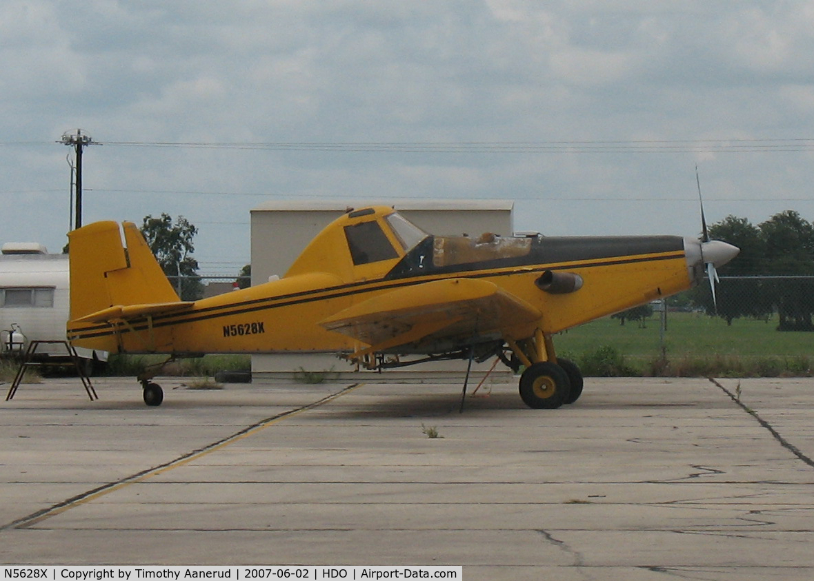 N5628X, 1978 Ayres S-2R C/N 2430R, Parked at Hondo, TX