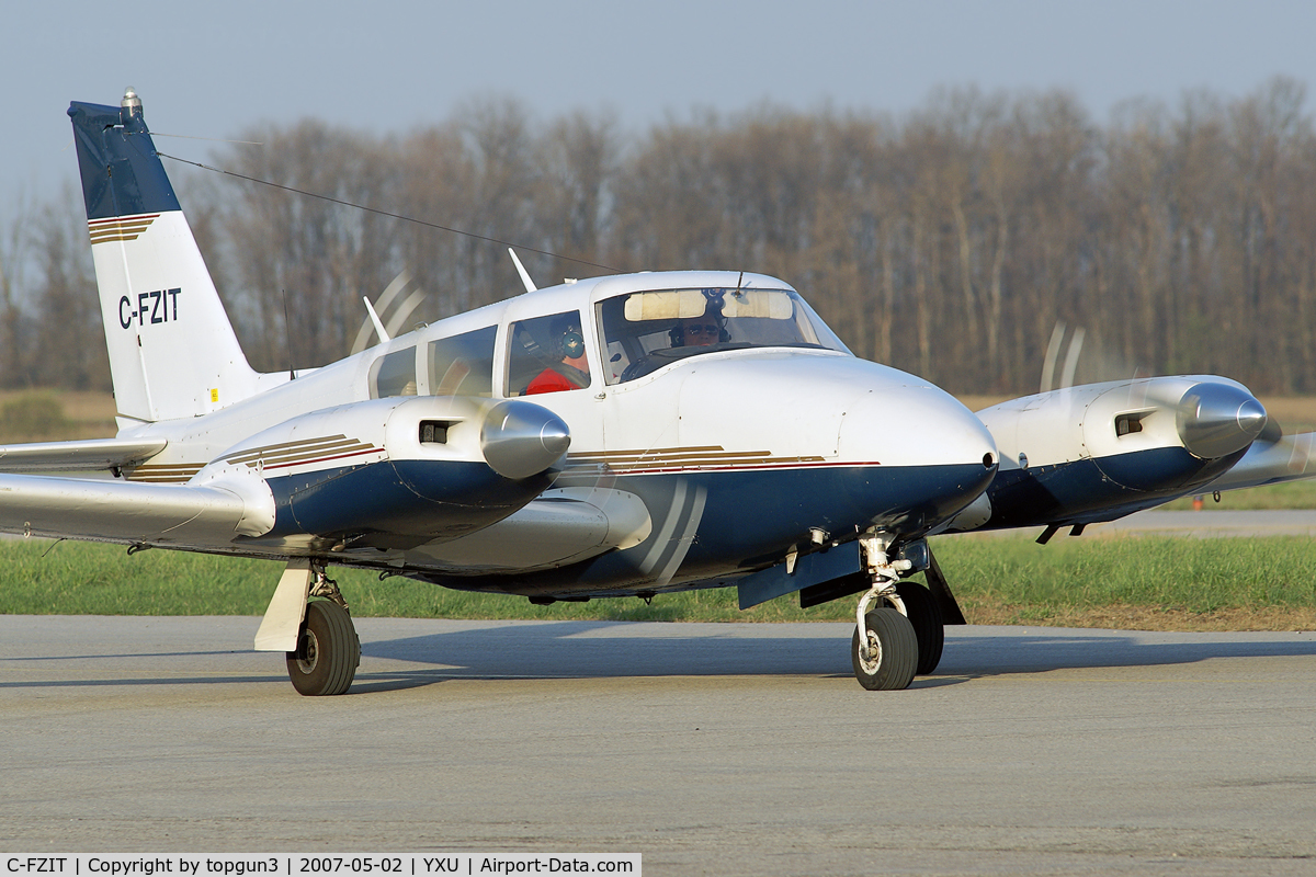 C-FZIT, 1966 Piper PA-30-160 B Twin Comanche C/N 30-1294, Arriving onto Ramp 3