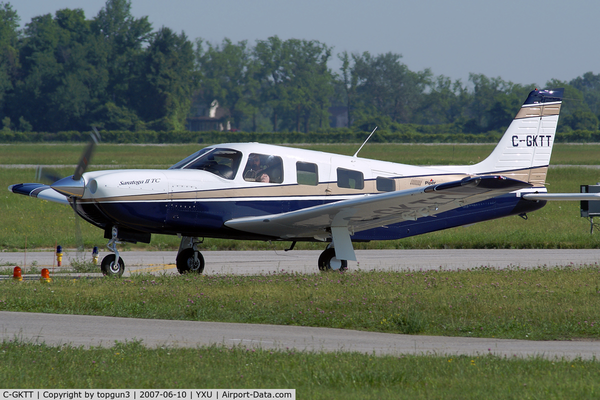 C-GKTT, 1999 Piper PA-32R-301T Turbo Saratoga C/N 3257130, Taxiing on Alpha.