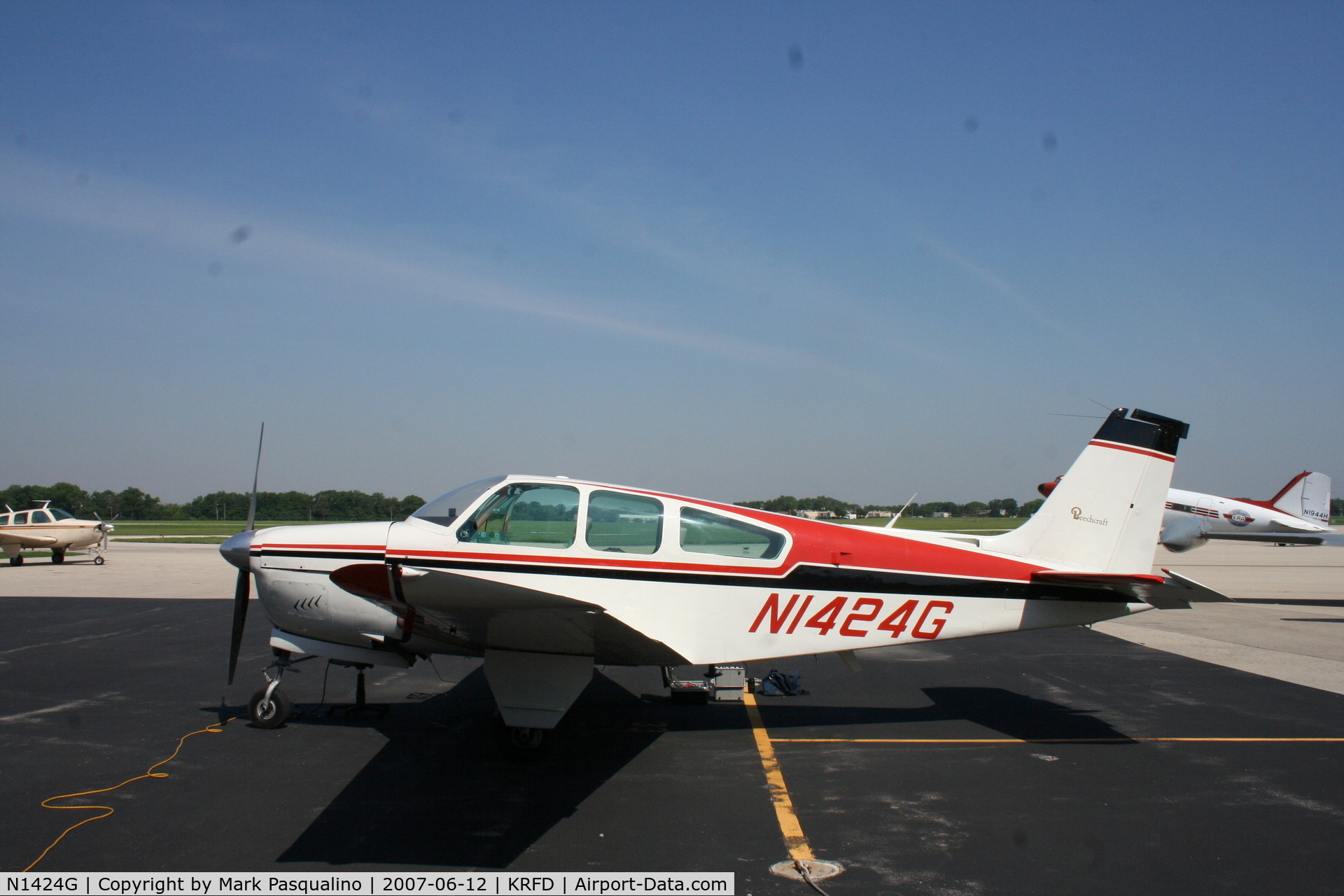 N1424G, 1961 Beech 35-B33 Debonair C/N CD-445, Beech B33