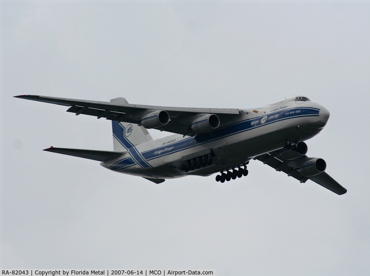 RA-82043, 1990 Antonov An-124-100 Ruslan C/N 9773054155101/0607, Volga Dnper