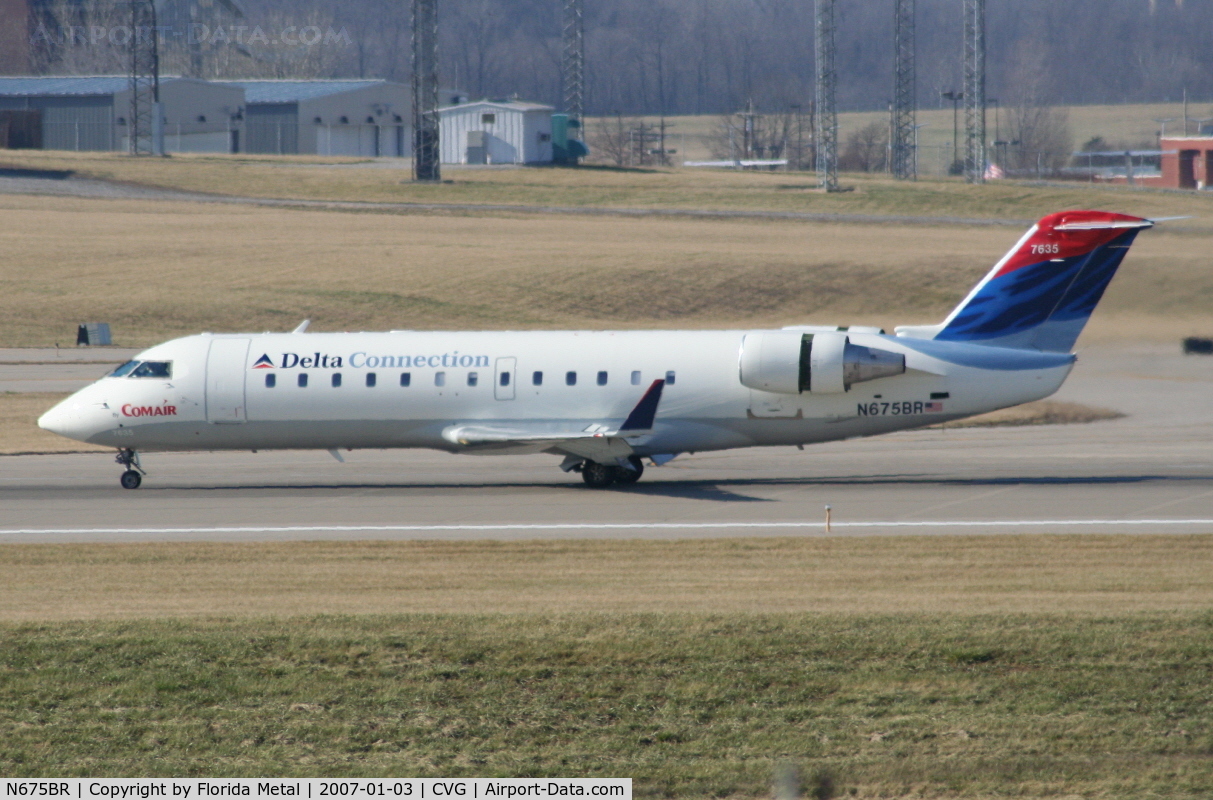 N675BR, 2002 Bombardier CRJ-200ER (CL-600-2B19) C/N 7635, Comair