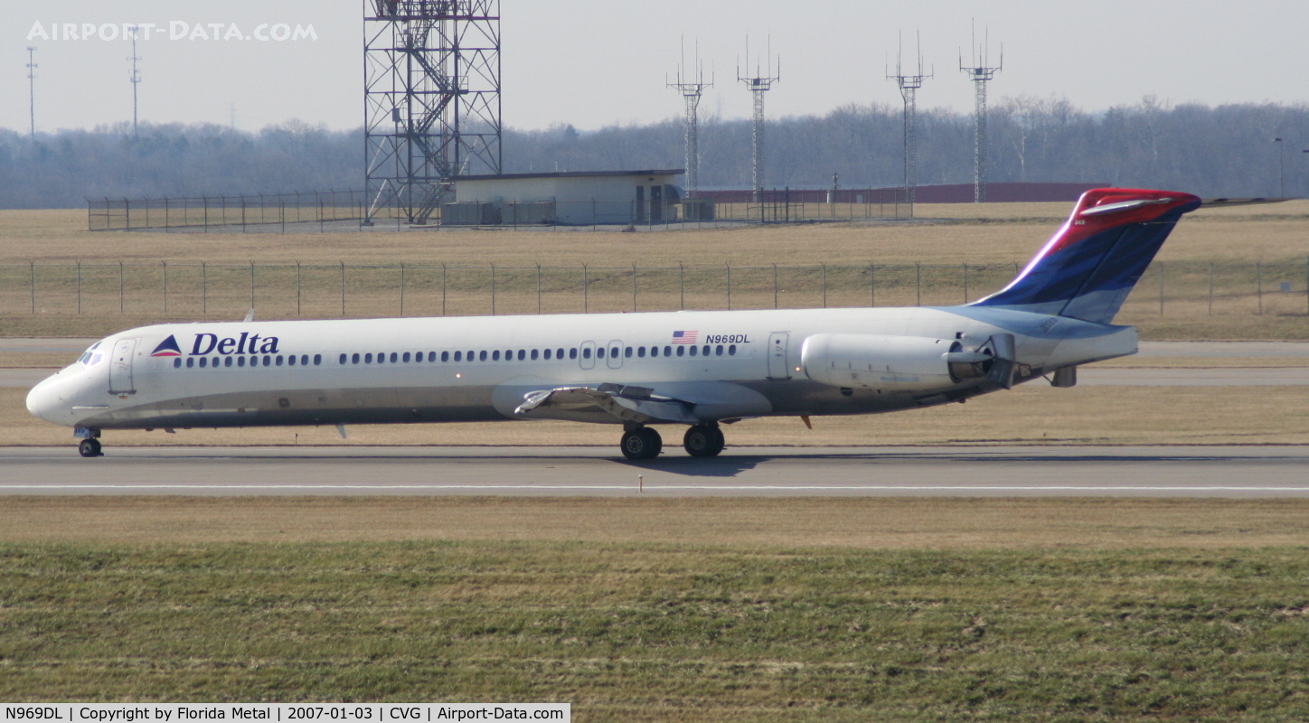 N969DL, 1990 McDonnell Douglas MD-88 C/N 53172, Delta