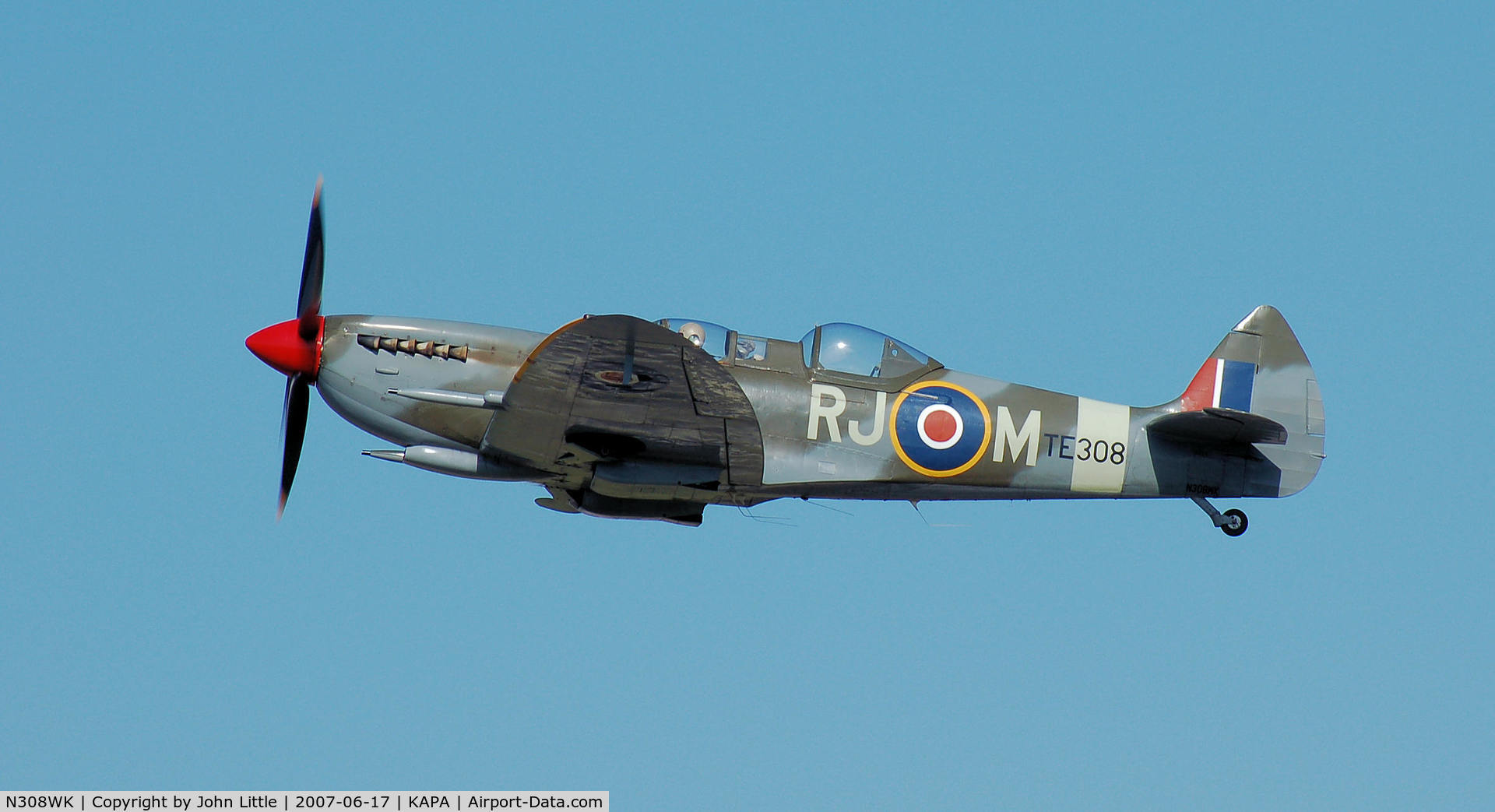 N308WK, 1945 Supermarine 361 Spitfire Tr9 C/N CBAF.4494, Clean and Climbing Out