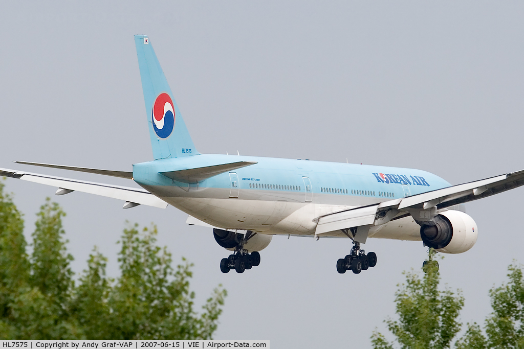 HL7575, 2000 Boeing 777-2B5/ER C/N 28445, Korean Air B777-200