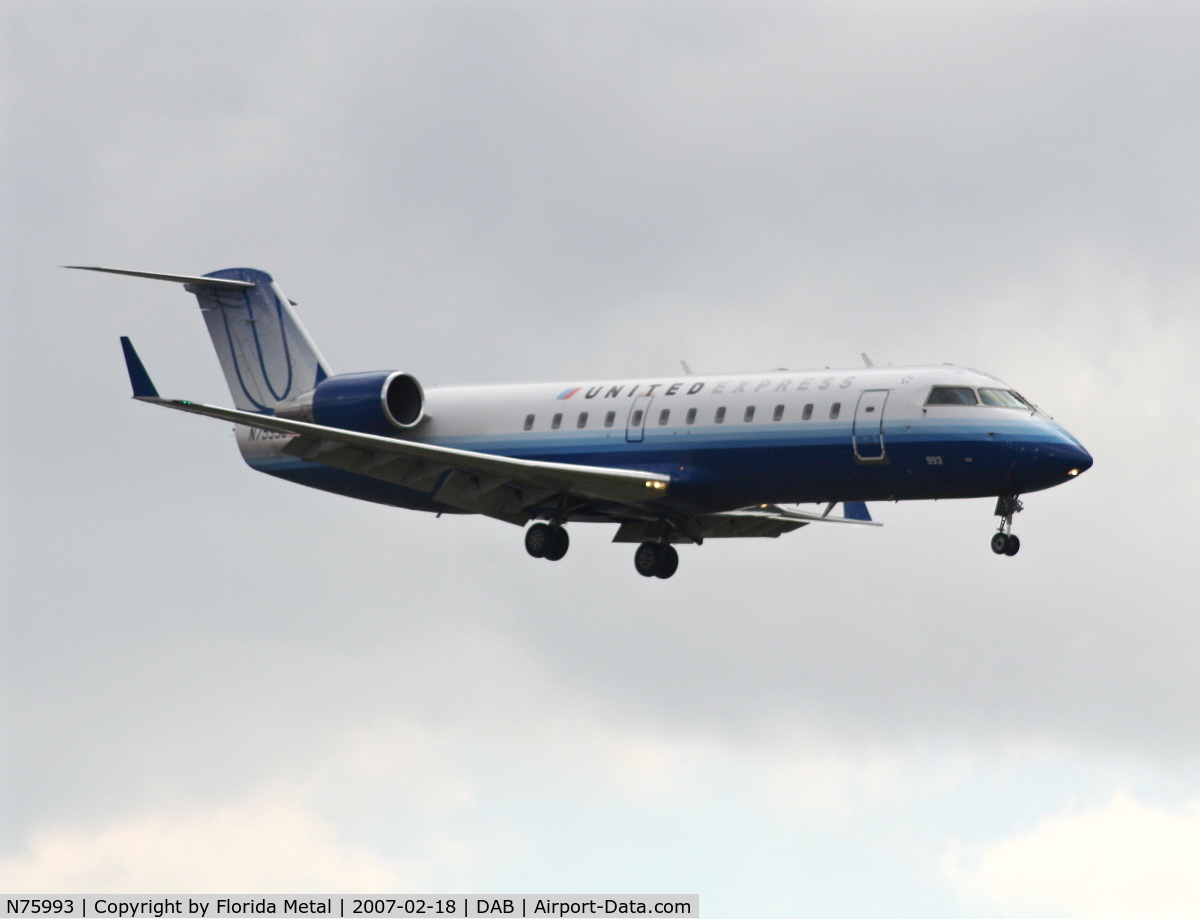 N75993, 2000 Bombardier CRJ-200ER (CL-600-2B19) C/N 7372, United Express