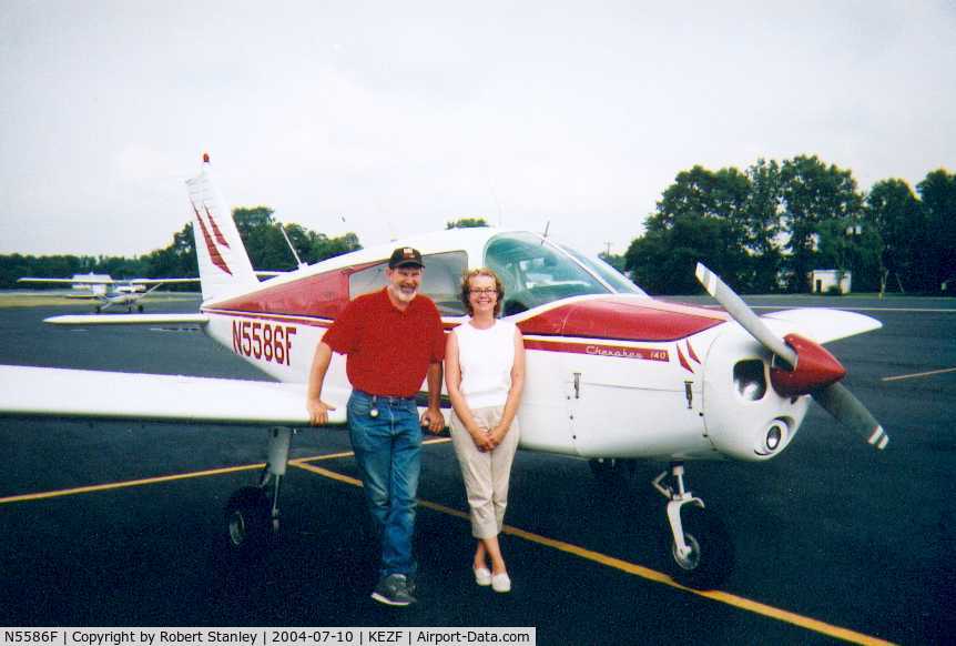N5586F, 1968 Piper PA-28-140 C/N 28-24919, Pete & Bette Hodges with 86Foxtrot after the purchase