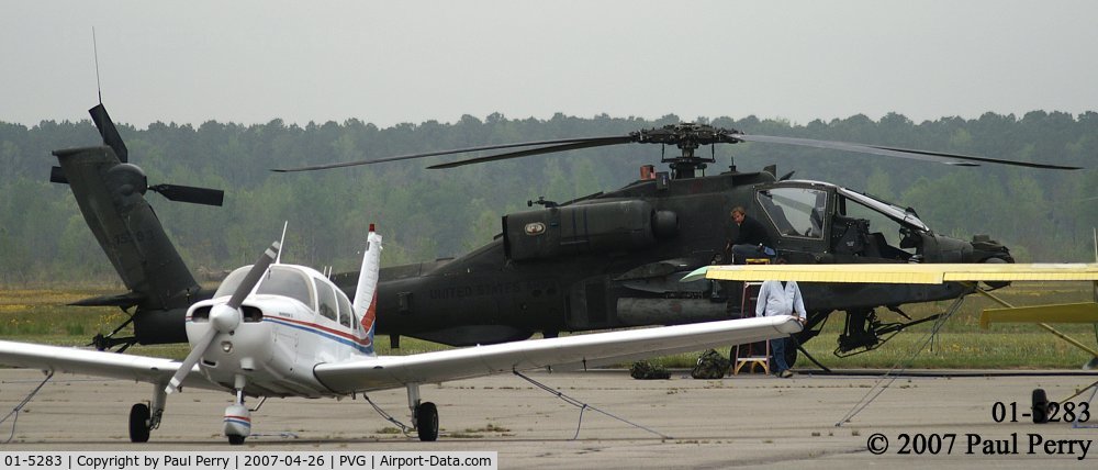 01-5283, 2001 Boeing AH-64D Longbow Apache C/N PVD283, A Longbow mostly obscured by the local birds