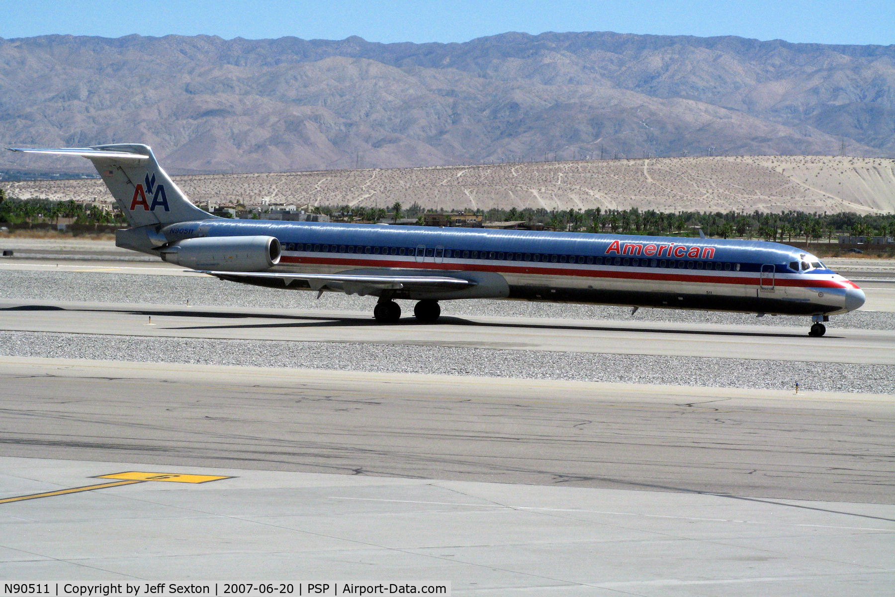 N90511, 1989 McDonnell Douglas MD-82 (DC-9-82) C/N 49805, Arriving at Palm Springs International