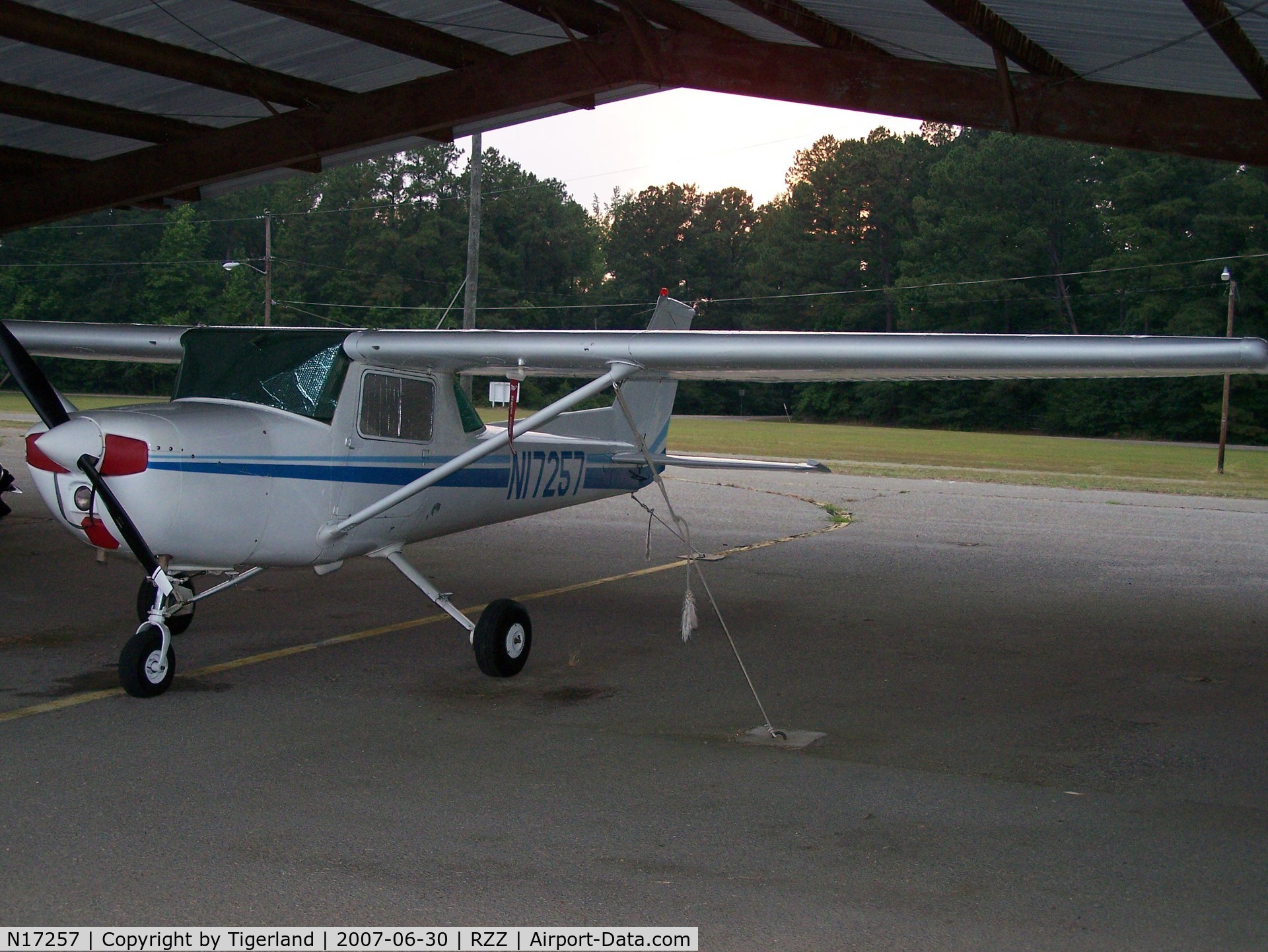 N17257, Cessna 150L C/N 15073693, For the age of this little girl. it was clean and has been taken well care of.