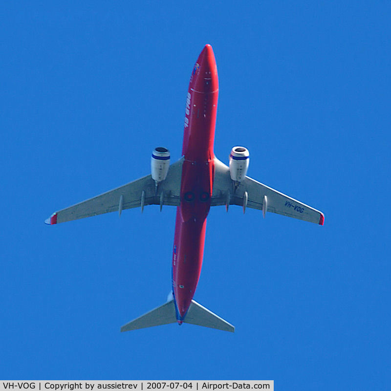 VH-VOG, 2001 Boeing 737-86N C/N 28644, Virgin Blue flight at cruising altitude enroute to Brisbane from the south, about 20km out