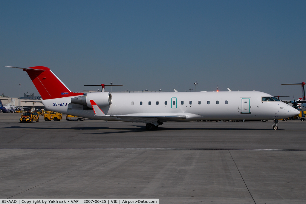 S5-AAD, 1997 Canadair CRJ-200LR (CL-600-2B19) C/N 7166, ADria Airways Regionaljet