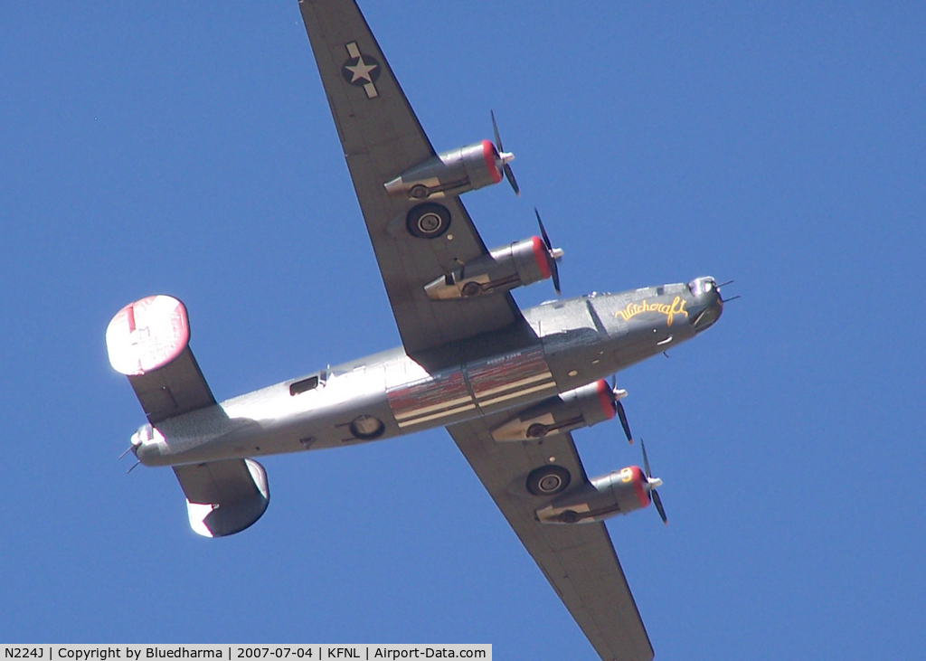N224J, 1944 Consolidated B-24J-85-CF Liberator C/N 1347 (44-44052), Fly Over