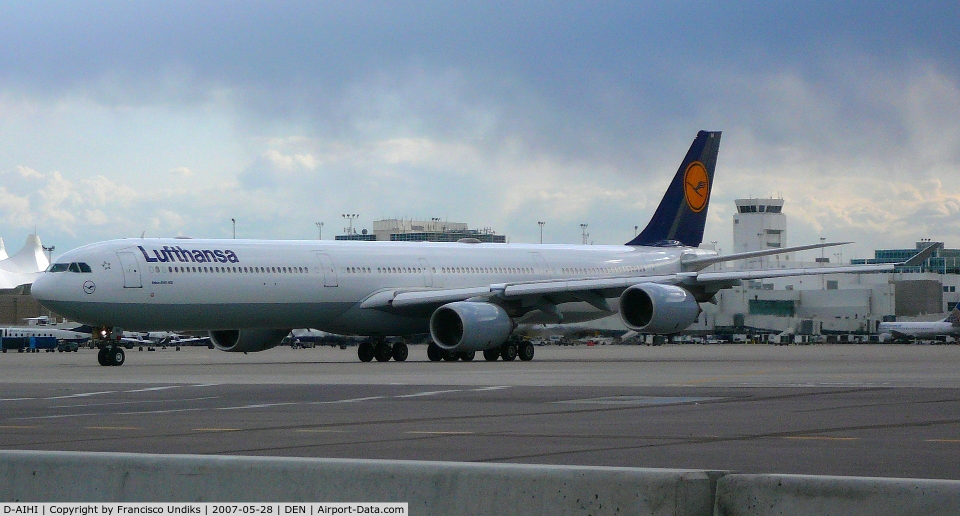 D-AIHI, 2004 Airbus A340-642 C/N 569, Lufthansa taxiing on Bravo Sierra eastbound over VSR.