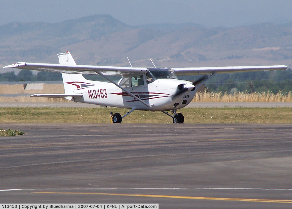 N13453, 1973 Cessna 172M C/N 17262763, Taxi Inbound