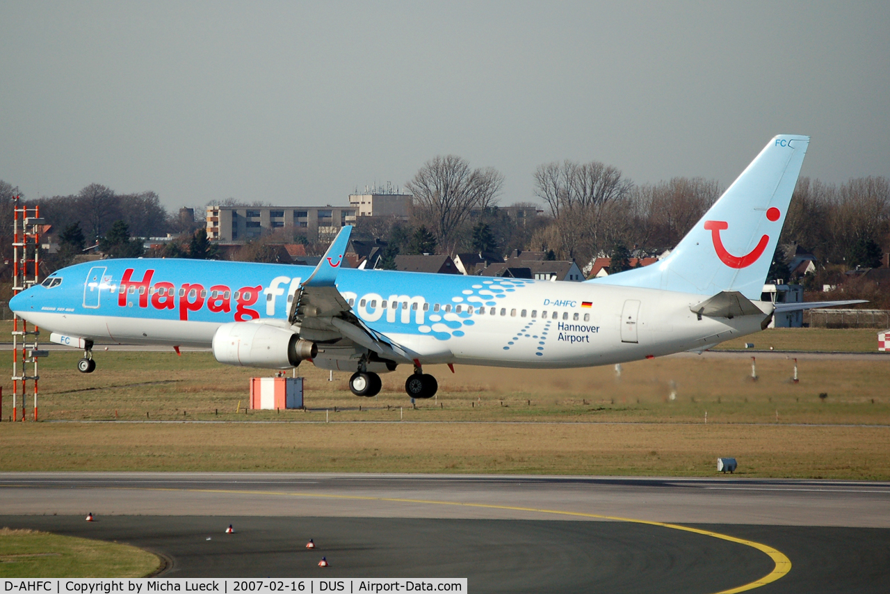 D-AHFC, 1998 Boeing 737-8K5 C/N 27977, Seconds before touch-down