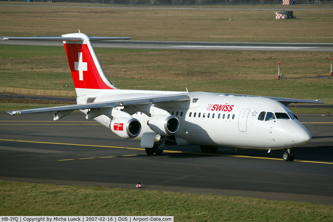 HB-IYQ, 2001 British Aerospace Avro 146-RJ100 C/N E3384, Taxiing to the runway