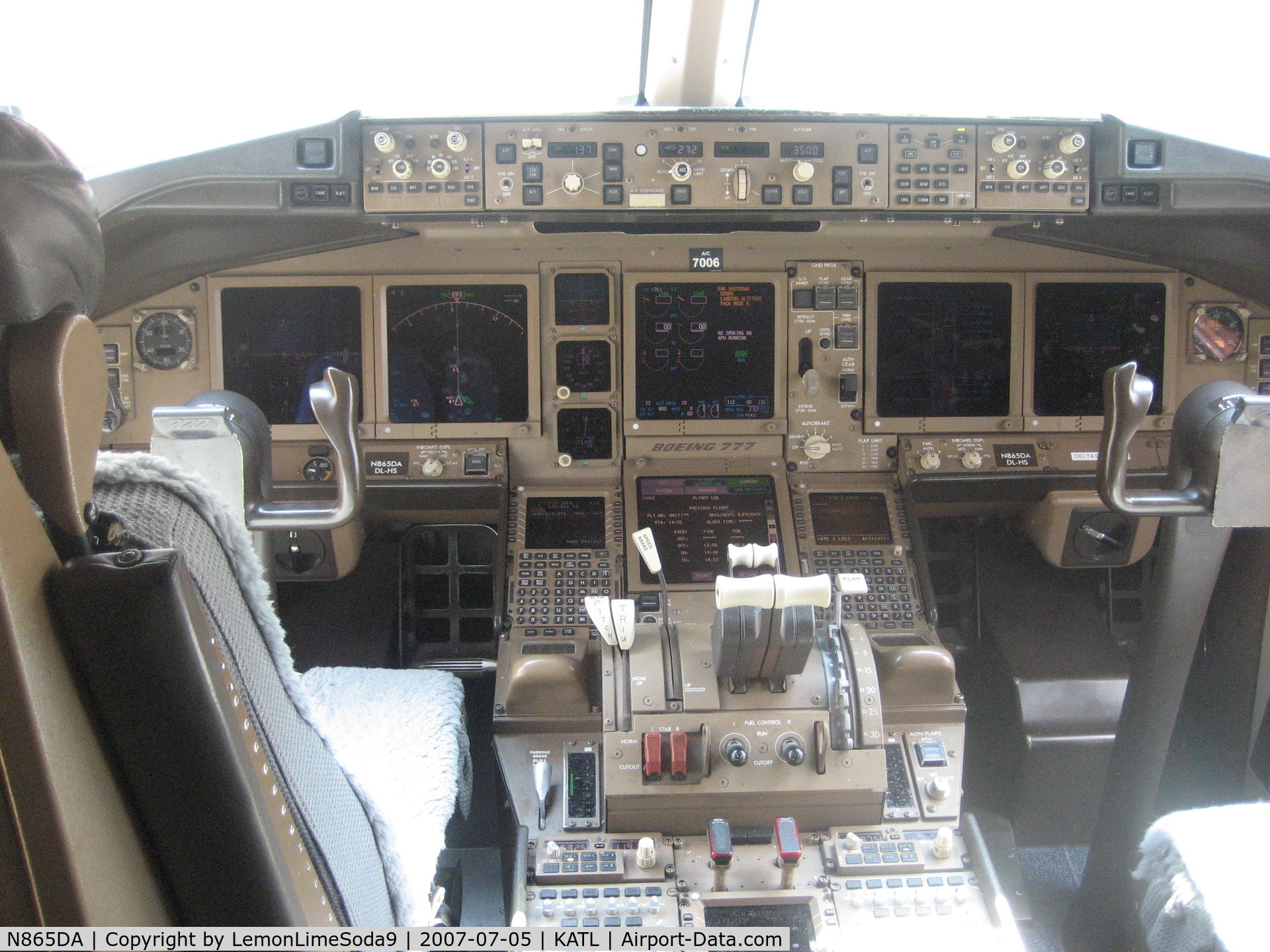 N865DA, 1999 Boeing 777-232 C/N 29737, This was taken just after landing at KATL