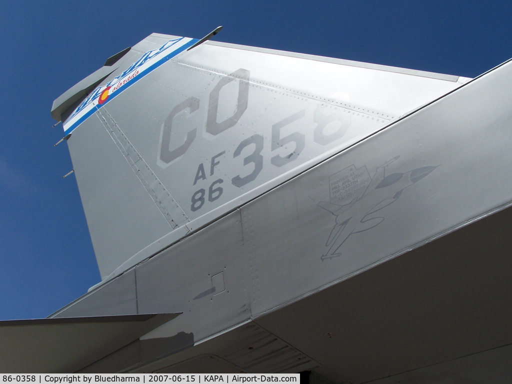 86-0358, 1986 General Dynamics F-16C Fighting Falcon C/N 5C-464, Tail Detail