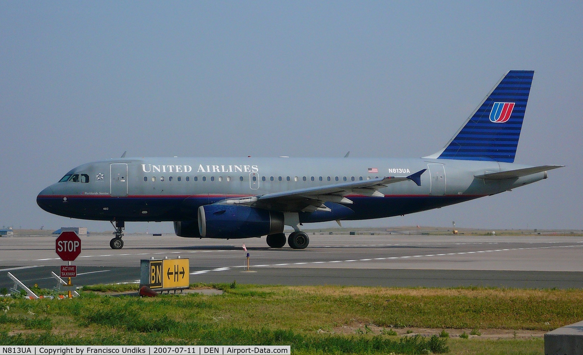 N813UA, 1998 Airbus A319-131 C/N 858, United Airlines A319 Crossing VSR on Bravo November.