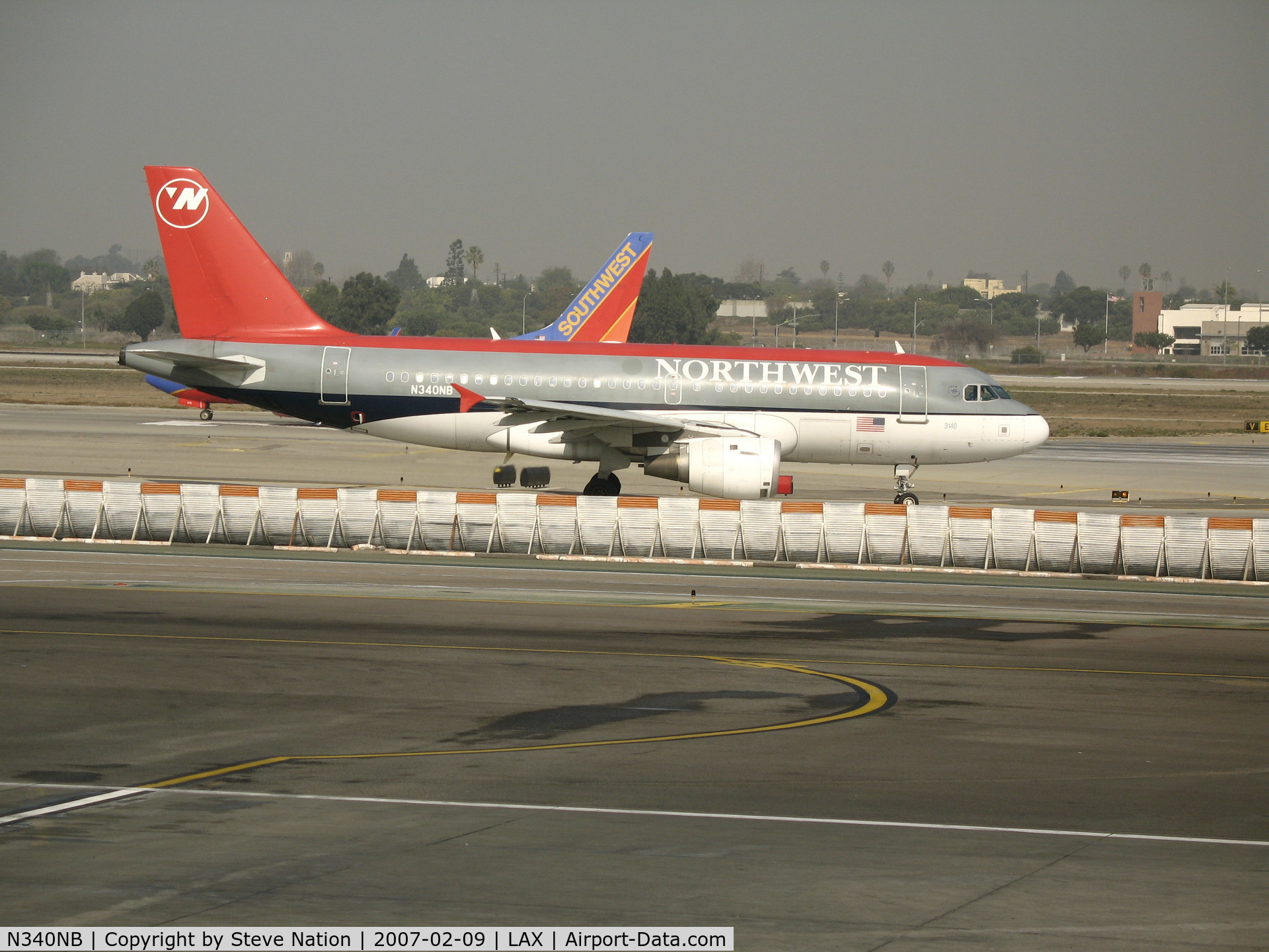 N340NB, 2002 Airbus A319-114 C/N 1714, Northwest A319-114 taxying @ LAX