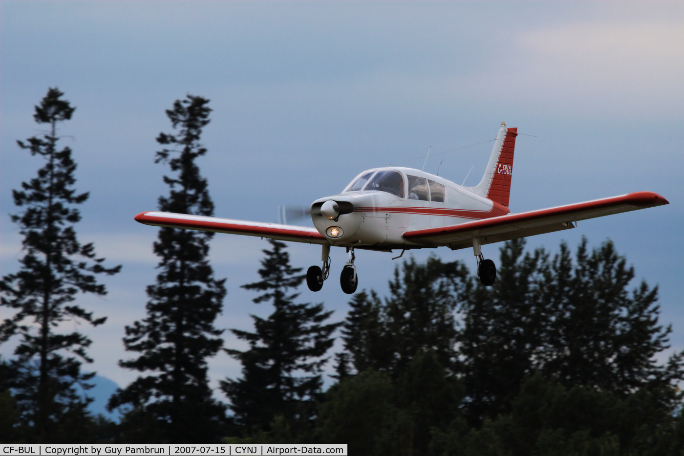 CF-BUL, 1973 Piper PA-28-140 C/N 28-7325239, Just about down