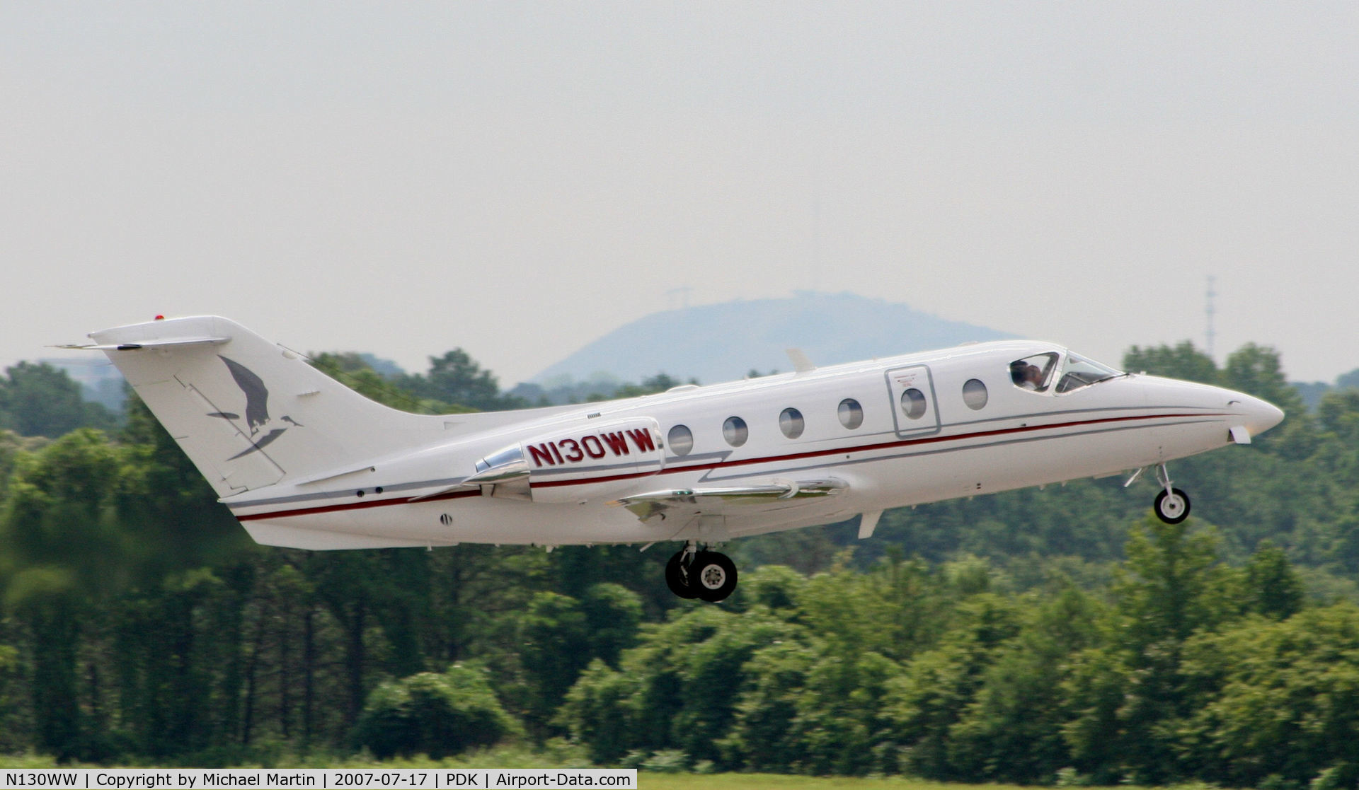 N130WW, 1997 Raytheon Aircraft Company 400A C/N RK-136, Departing PDK enroute to RDU