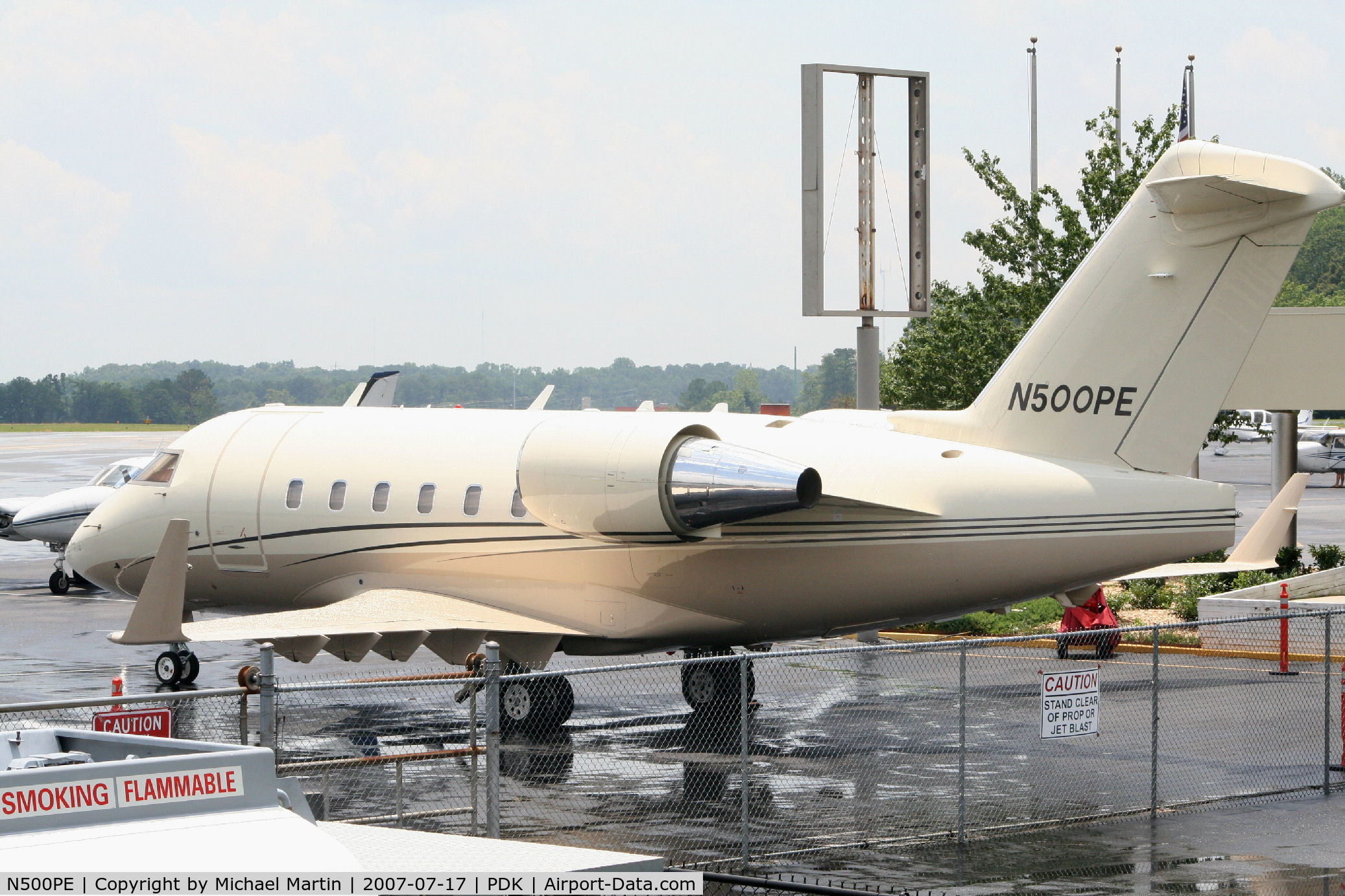 N500PE, 1999 Bombardier Challenger 604 (CL-600-2B16) C/N 5440, Tied down @ Mercury Air Center