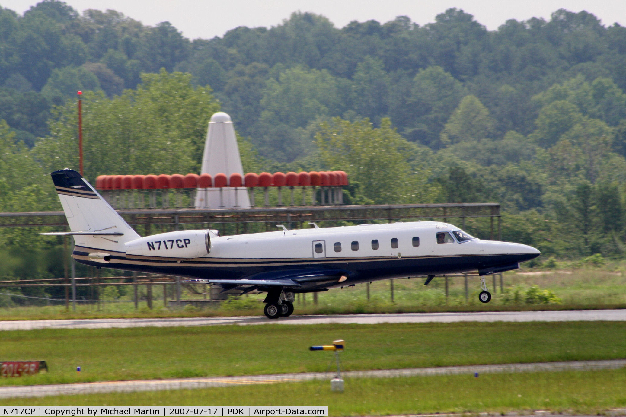 N717CP, 1991 Israel Aircraft Industries IAI-1125 Westwind Astra C/N 053, Taking off from Runway 20L