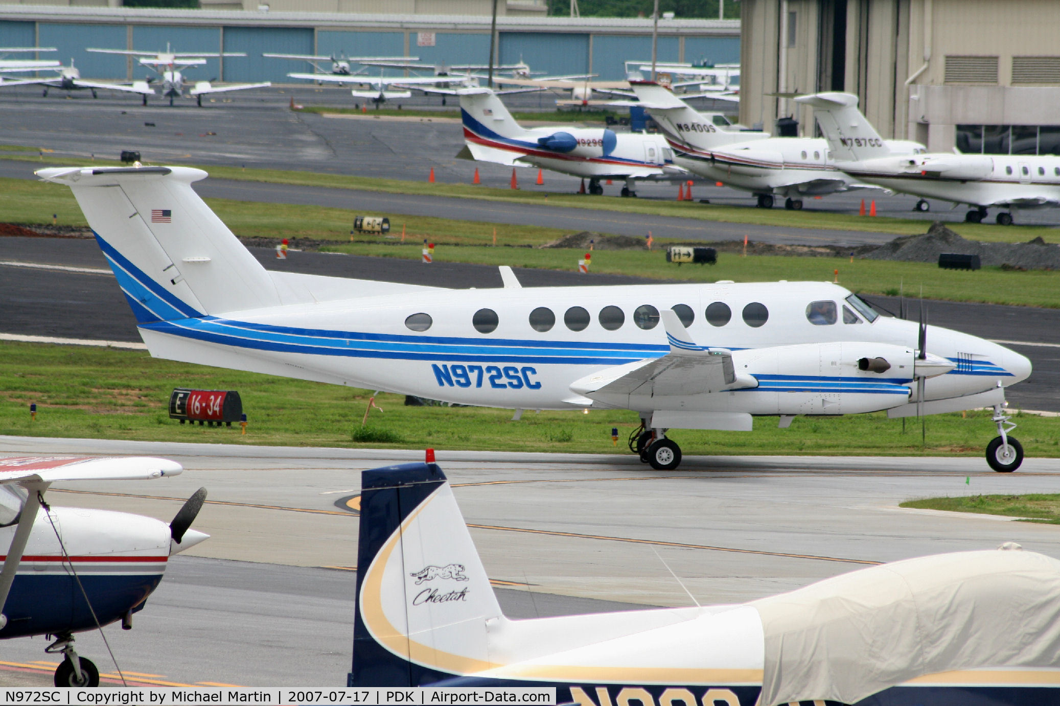 N972SC, Raytheon Aircraft Company B300 C/N FL-258, Taxing to Runway 20L